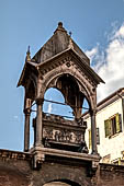 Verona - Chiesa di Sant'Anastasia. Arca di Castelbranco.